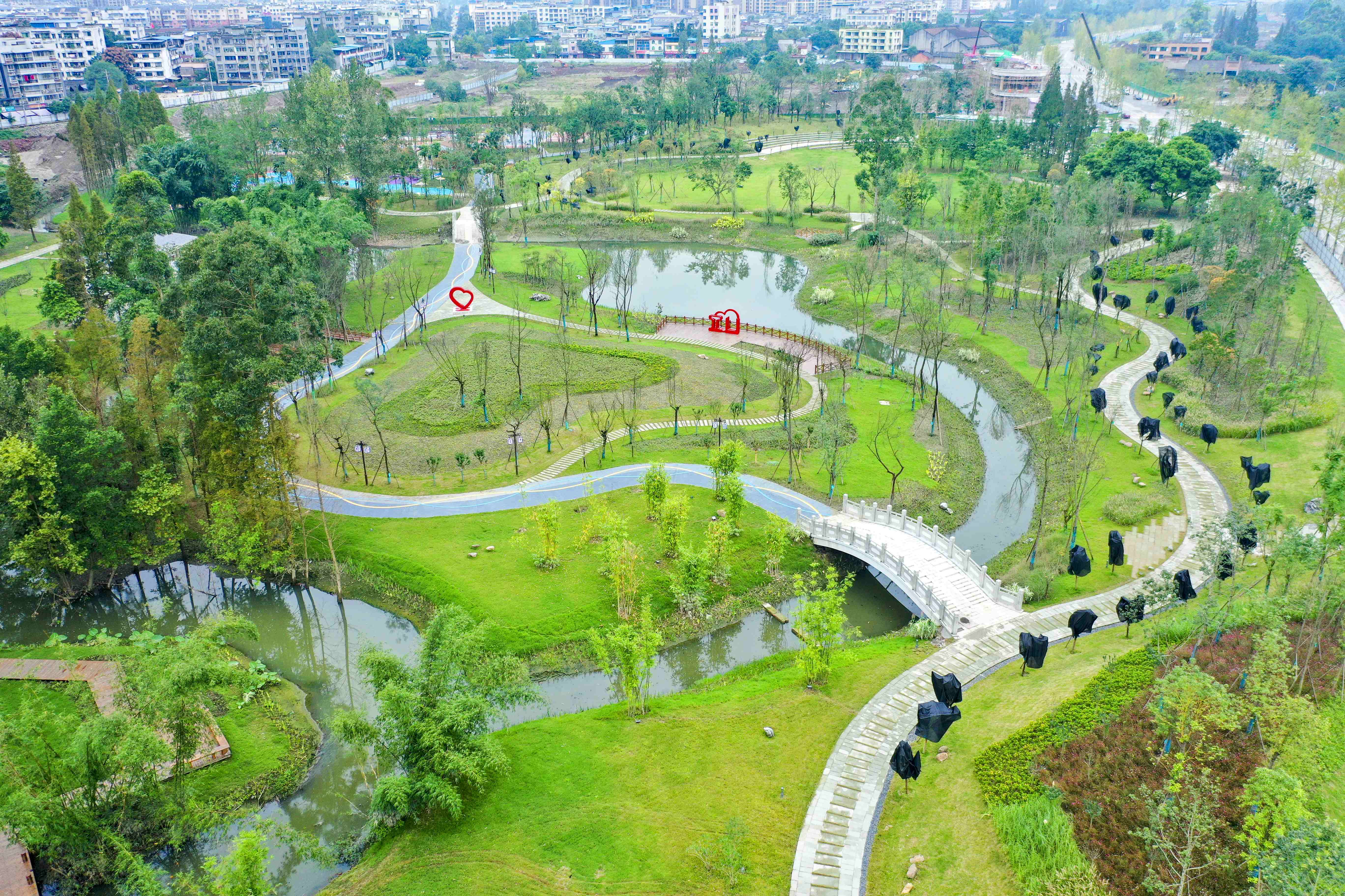 青神喚魚公園西區將于10月1日開放。.jpg