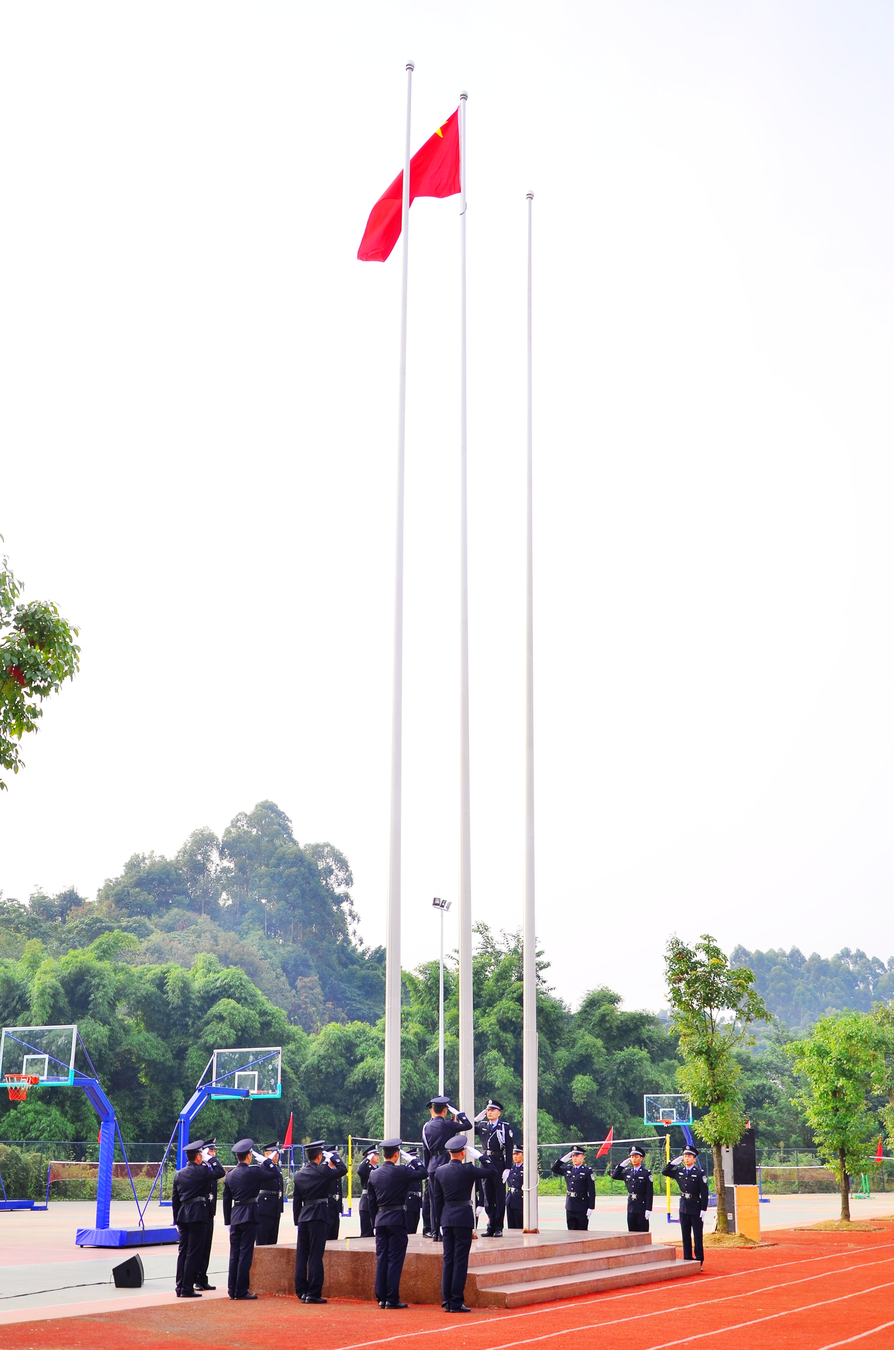 五星紅旗 迎風(fēng)飄揚(yáng).jpg