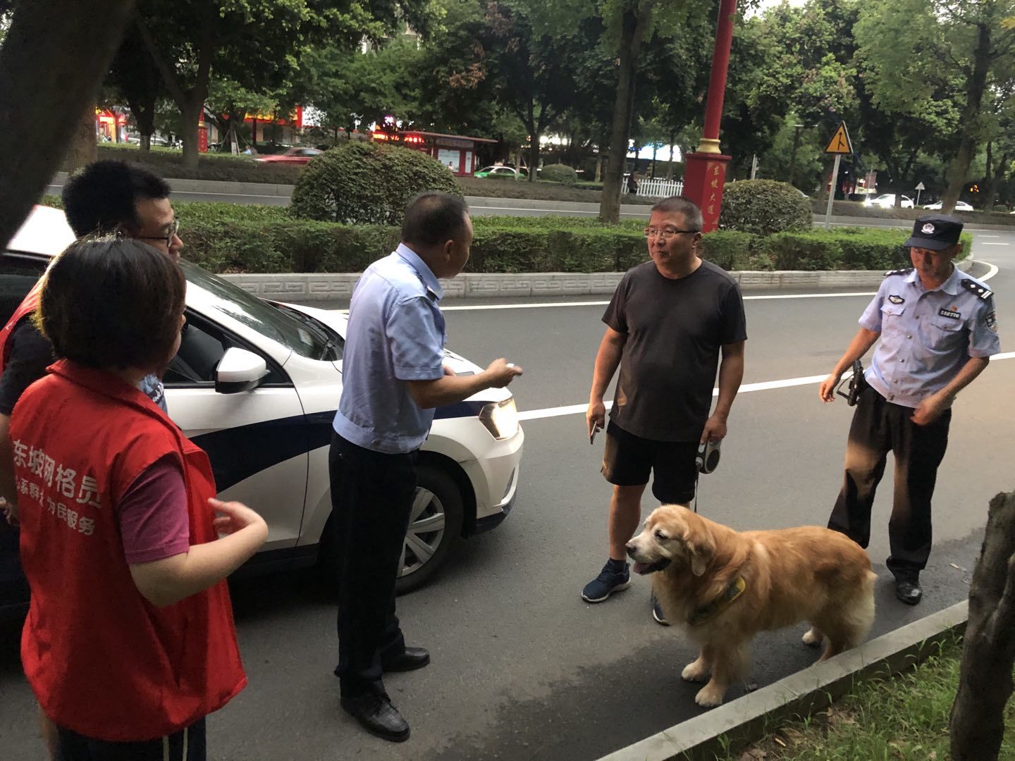開展文明養犬宣傳.jpg