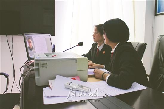 視頻調(diào)解現(xiàn)場。.jpg
