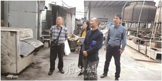 專家一線“把脈問診”。.jpg