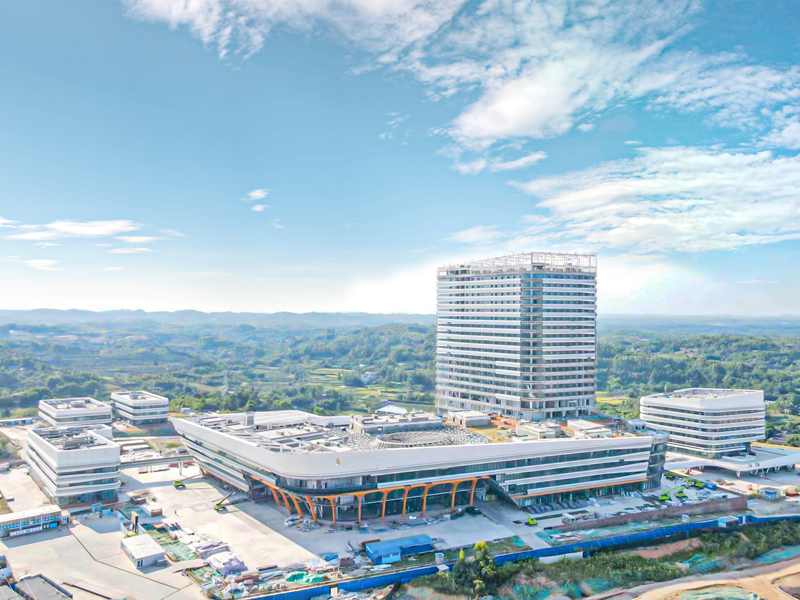 眉山天府新區西南醫科大學附屬天府醫院是眉山市重點民生工程，項目建成后，將打造眉山天府新區醫療中心并輻射周邊區域醫療健康服務能力整體提升。眉山日報全媒體記者 廖波 攝.jpg