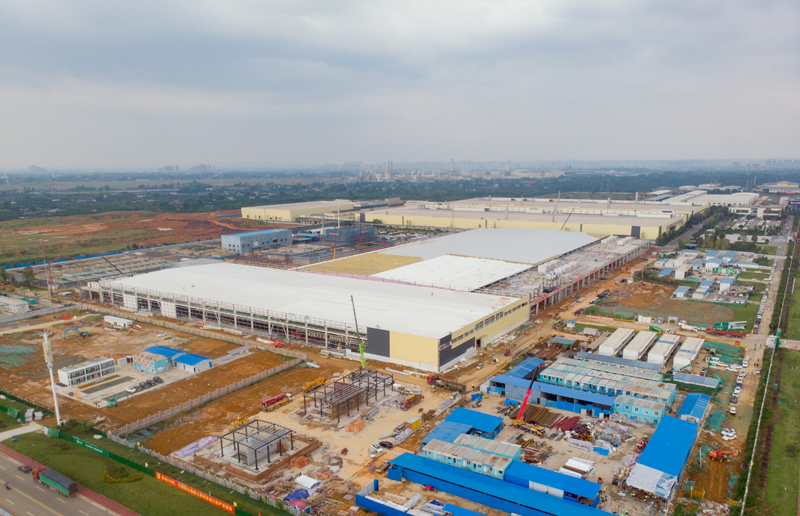 正在加緊建設的通威三期項目。眉山日報全媒體記者 廖波 攝.jpg