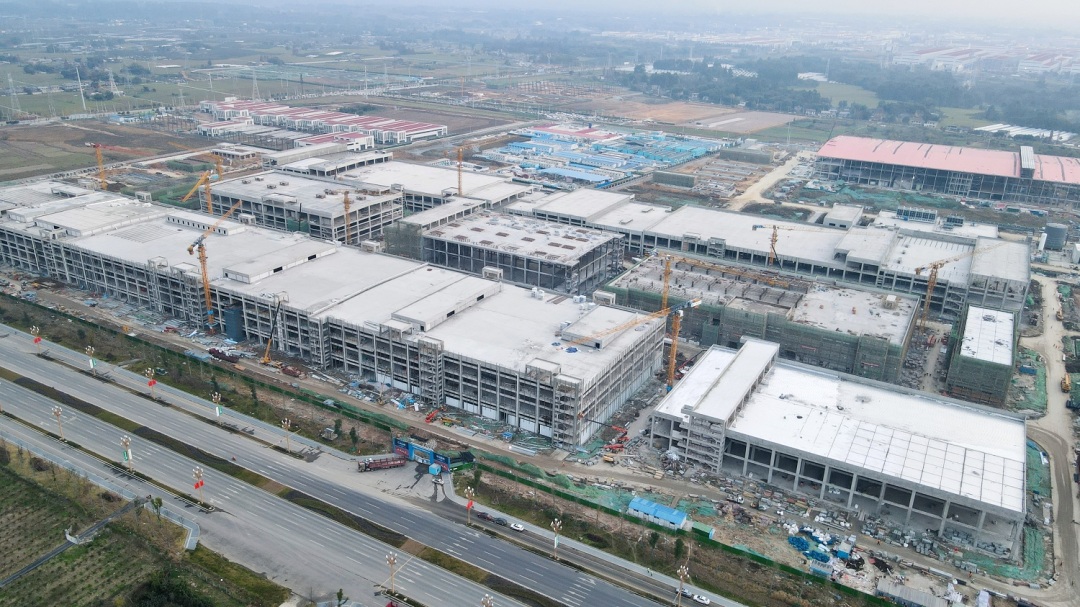 中創新航項目建設現場。.jpg