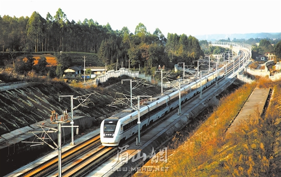 青神交通正式進入“高鐵時代”。.jpg