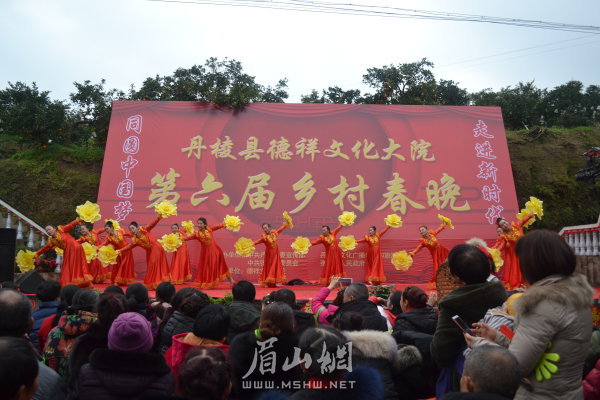 文藝節(jié)目精彩上演。.JPG