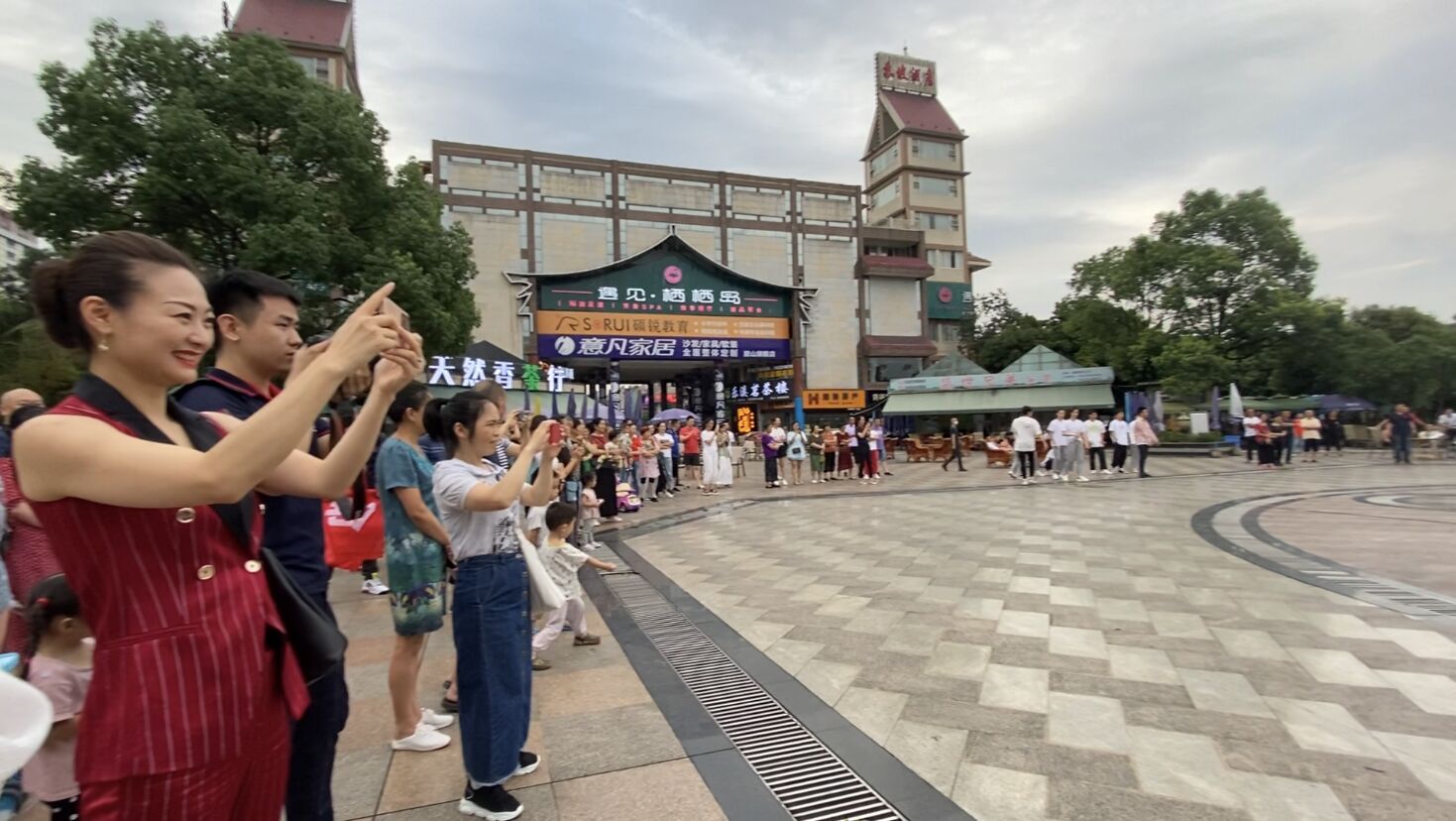現場氣氛熱烈。