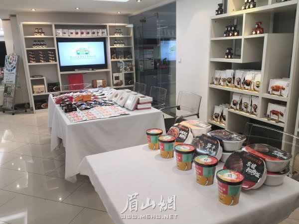 王家渡食品公司積極研發新產品，適應電商銷售。