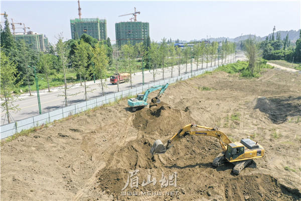 喚魚(yú)公園建設(shè)現(xiàn)場(chǎng).jpg