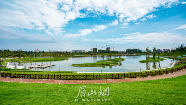 柴桑河畔天藍水清。