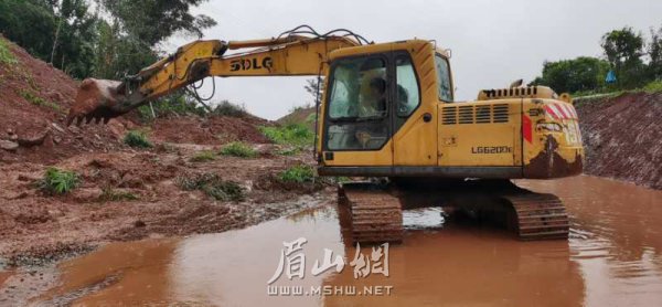 省道104線丹名路丹棱段項目清淤排障。