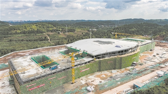 資陽臨空經濟區建設中的產業孵化中心。（資料圖片）