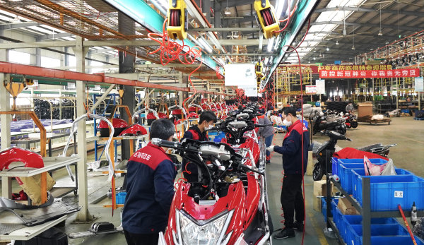 企業“扶貧車間”生產忙。.jpg