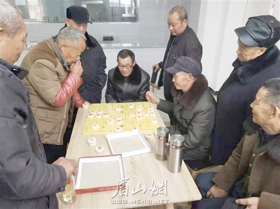 在村級養老示范點，老人們享受閑適生活。