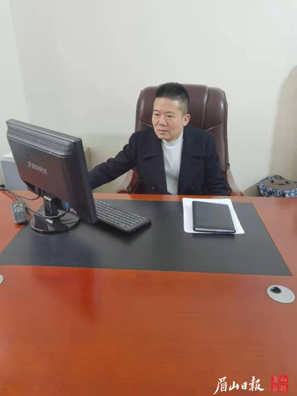 章顯仲在了解其他地區扶持民營企業發展的做法。