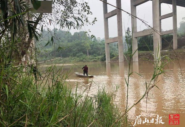  情景再現圖：劉楊前去救人。