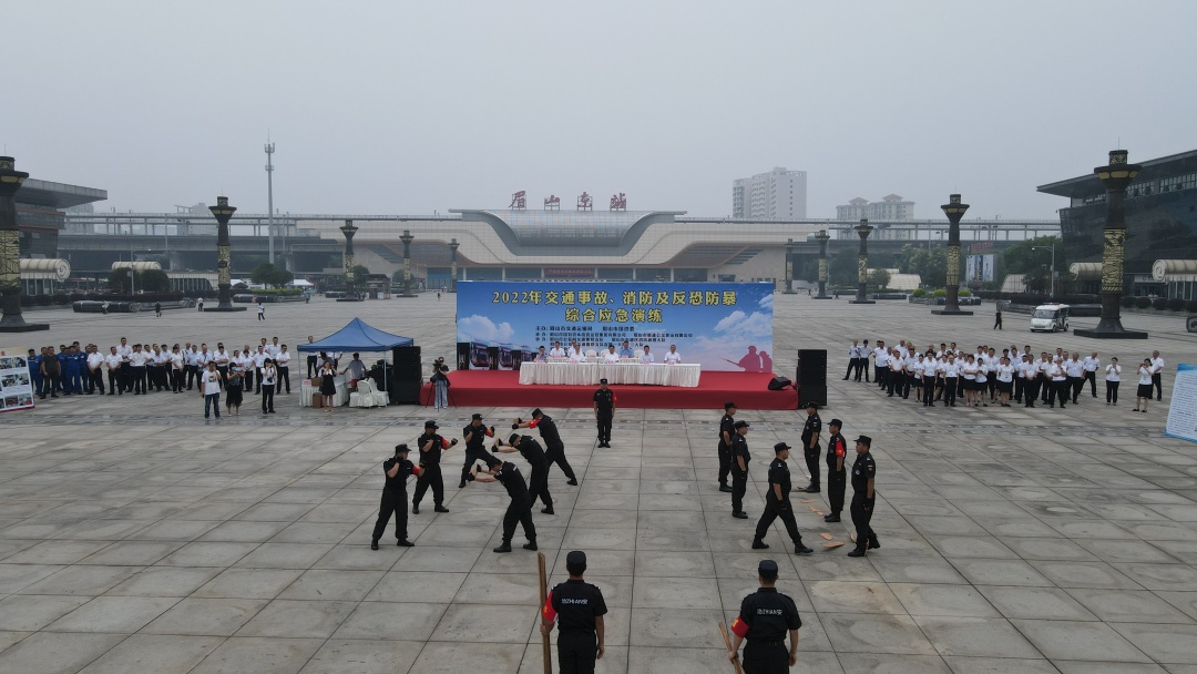 反恐防暴演練。.JPG