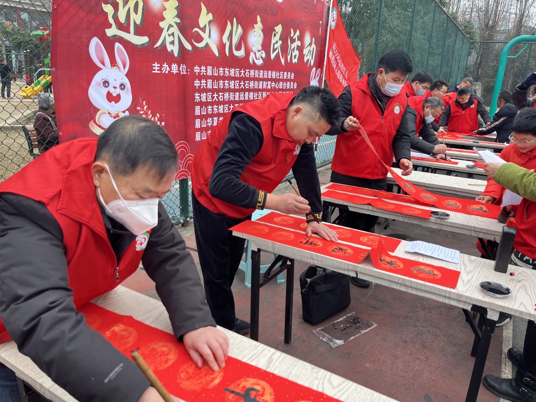 書法家們揮毫潑墨。.jpg