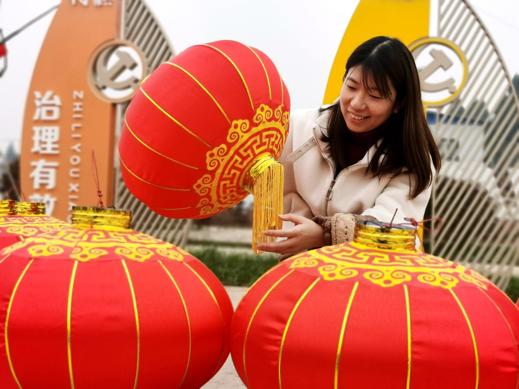 整理燈籠。