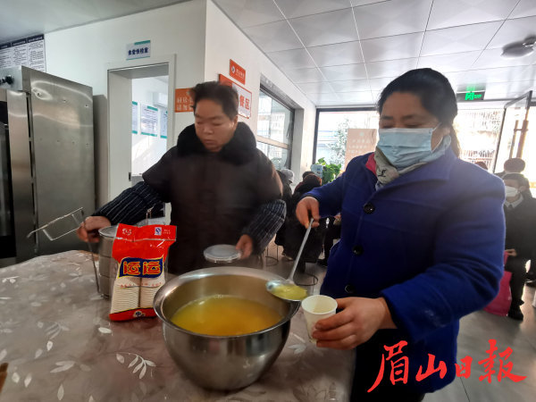 服務(wù)貼心，讓老人們更暖心。