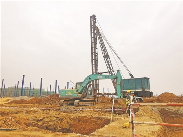 川金象年產30萬噸氰胺項目建設現場。