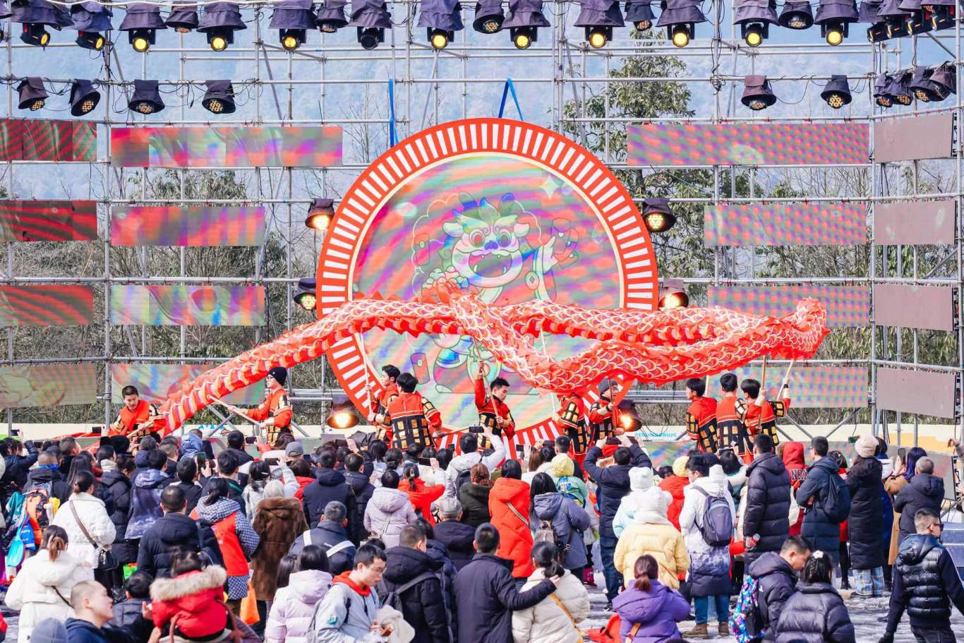 瓦屋山景區，舞龍民俗表演 (1).jpg