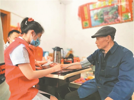 開展體檢服務。.jpg