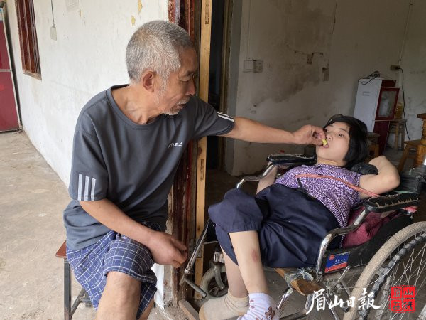 傾心關愛，讓世間更顯溫情。